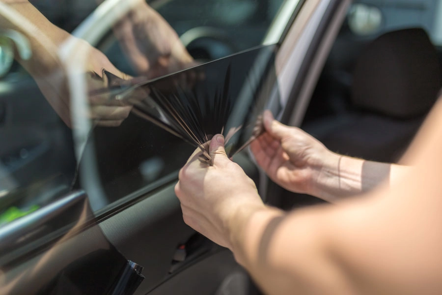 Signs shows your car need window tint replacement - Solarplexius